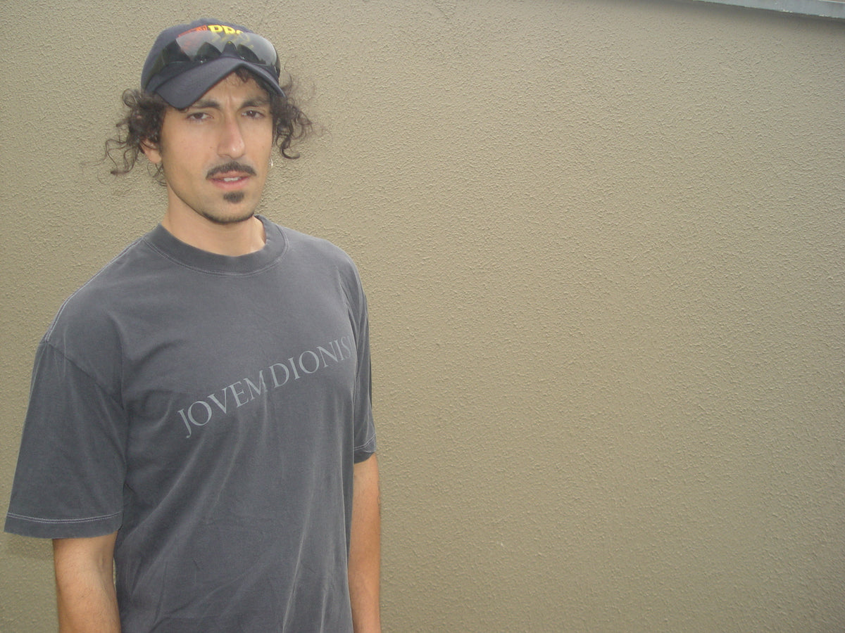 Camiseta Jovem Dionisio