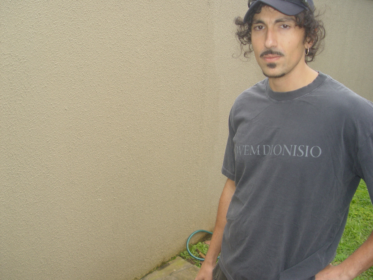 Camiseta Jovem Dionisio