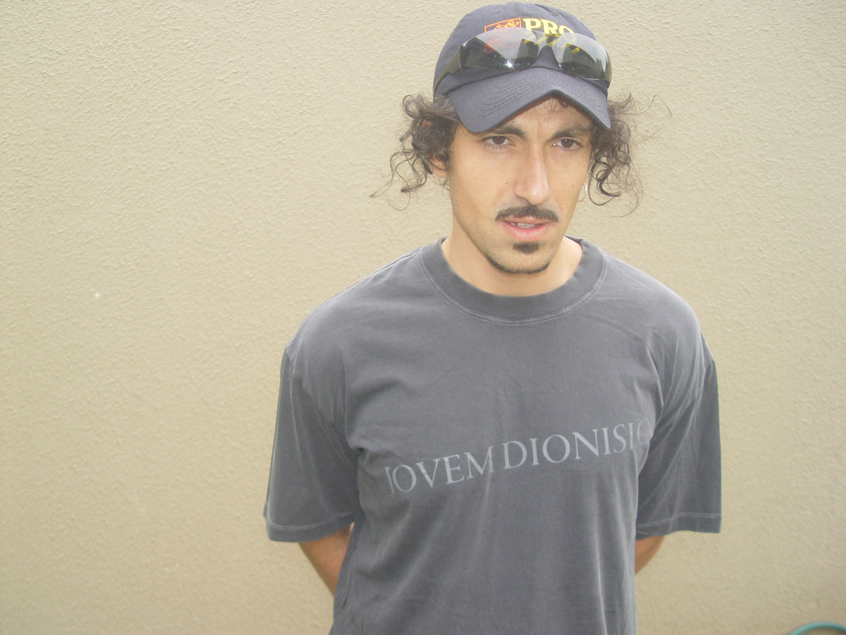 Camiseta Jovem Dionisio