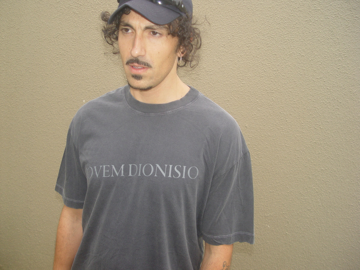 Camiseta Jovem Dionisio