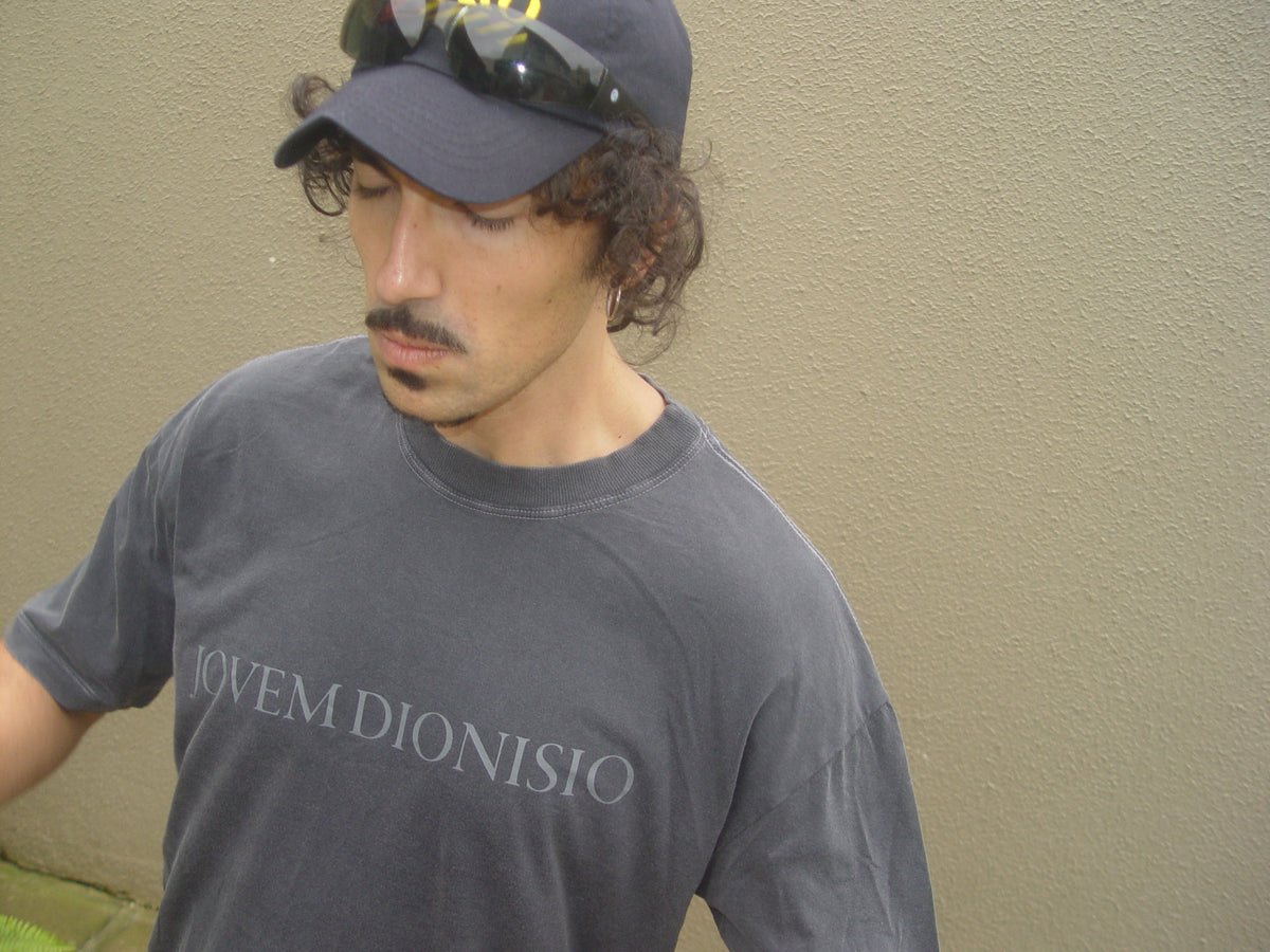 Camiseta Jovem Dionisio